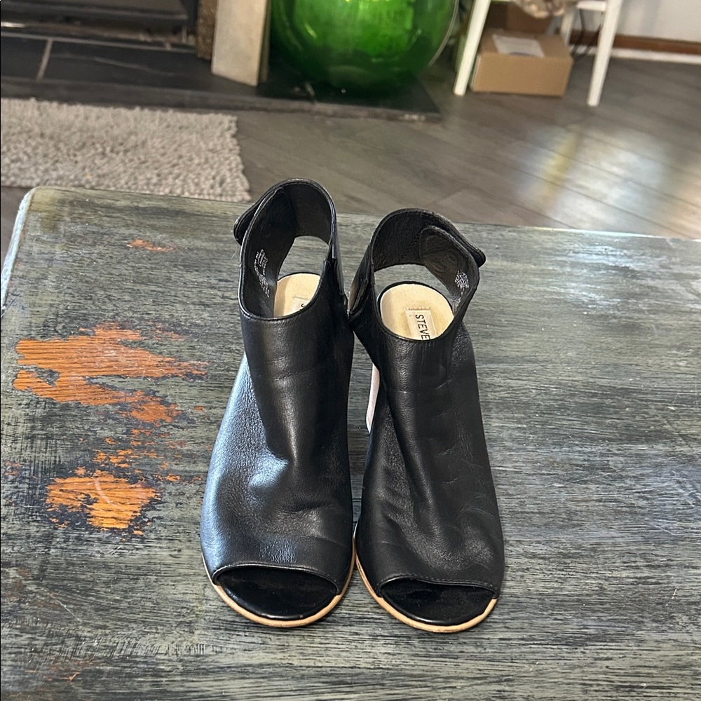 Steve Madden Black Peep Toe Mules